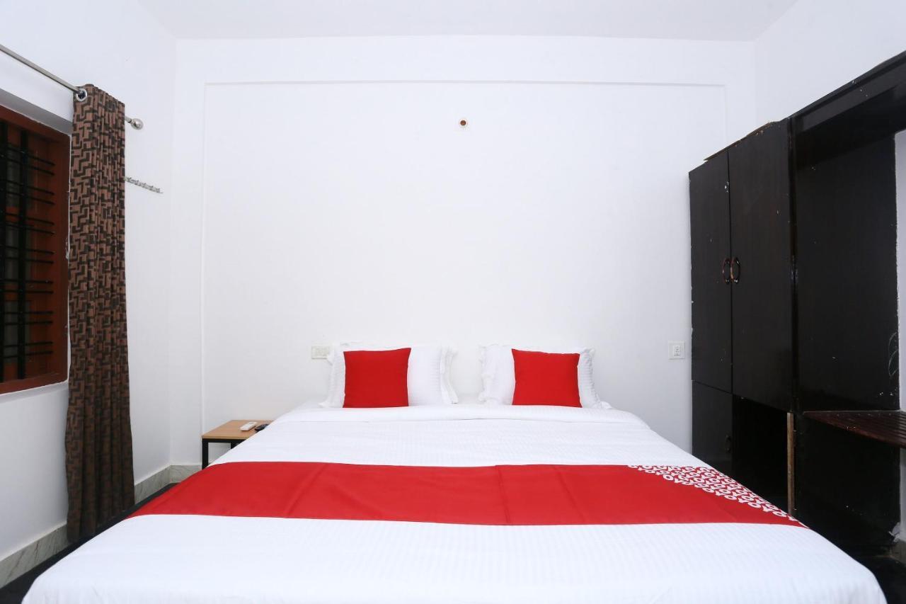 Oyo Flagship Kaveri Tourist Home Guruvāyūr Dış mekan fotoğraf