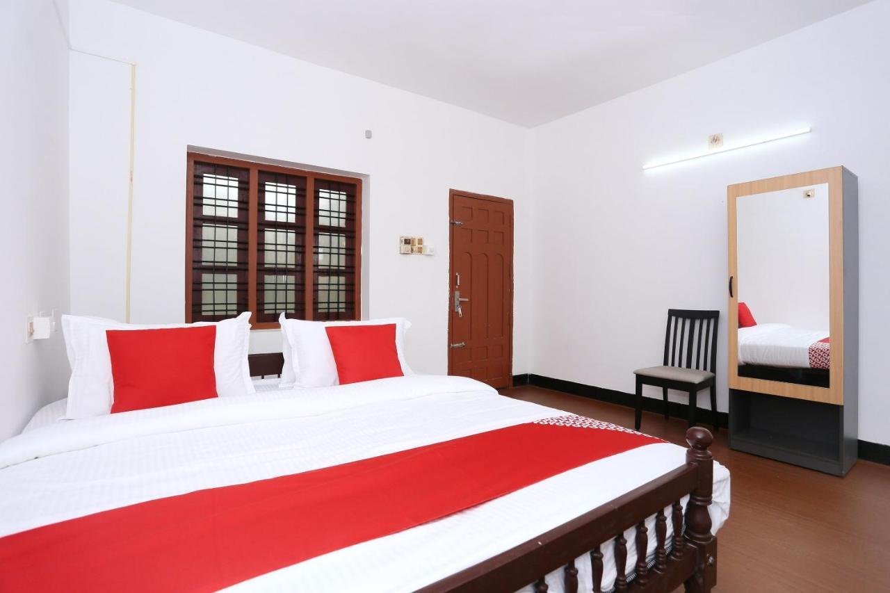 Oyo Flagship Kaveri Tourist Home Guruvāyūr Dış mekan fotoğraf