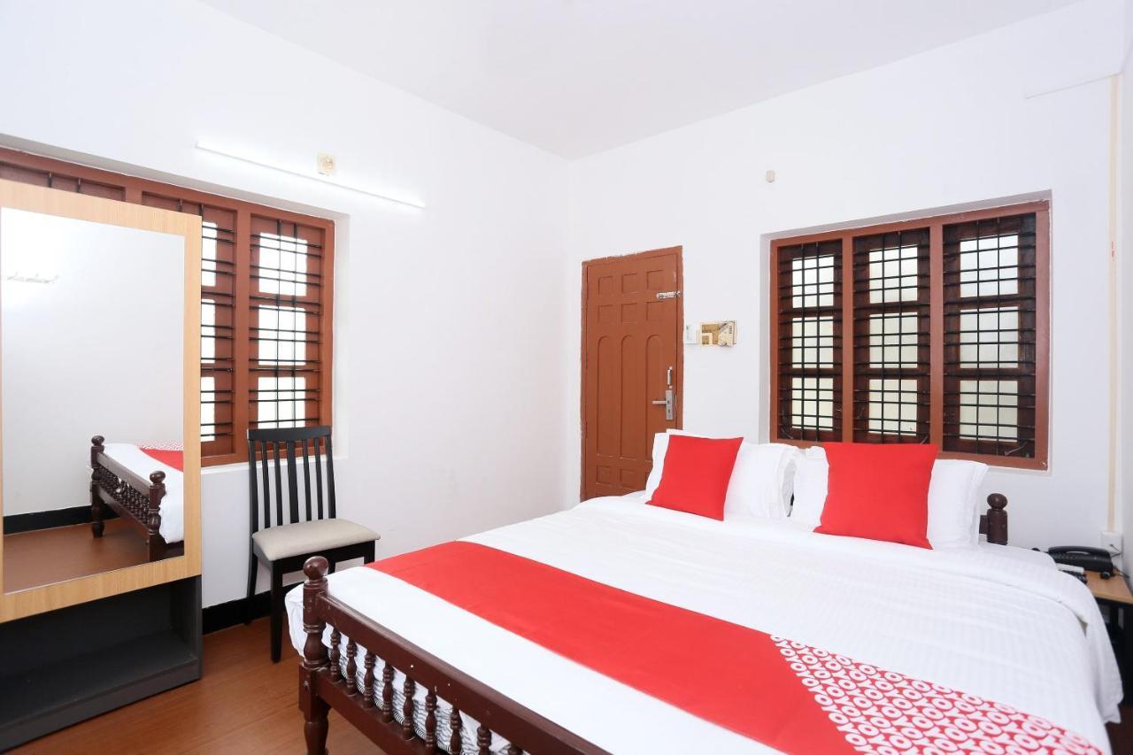 Oyo Flagship Kaveri Tourist Home Guruvāyūr Dış mekan fotoğraf
