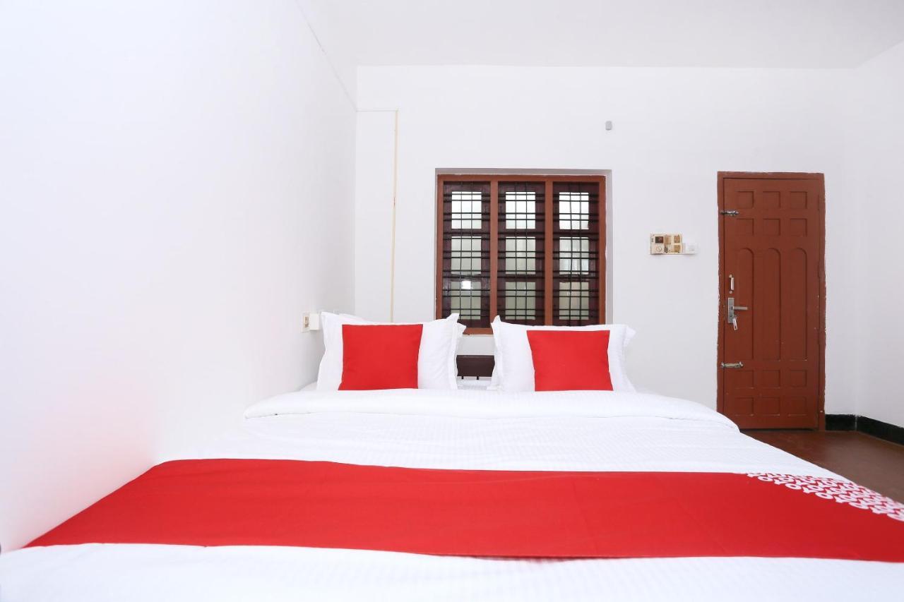 Oyo Flagship Kaveri Tourist Home Guruvāyūr Dış mekan fotoğraf