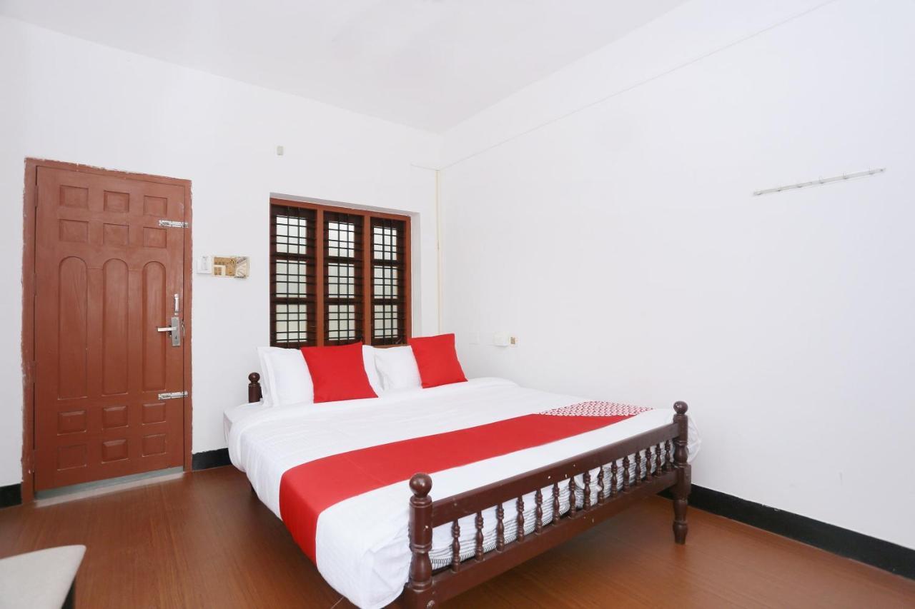 Oyo Flagship Kaveri Tourist Home Guruvāyūr Dış mekan fotoğraf