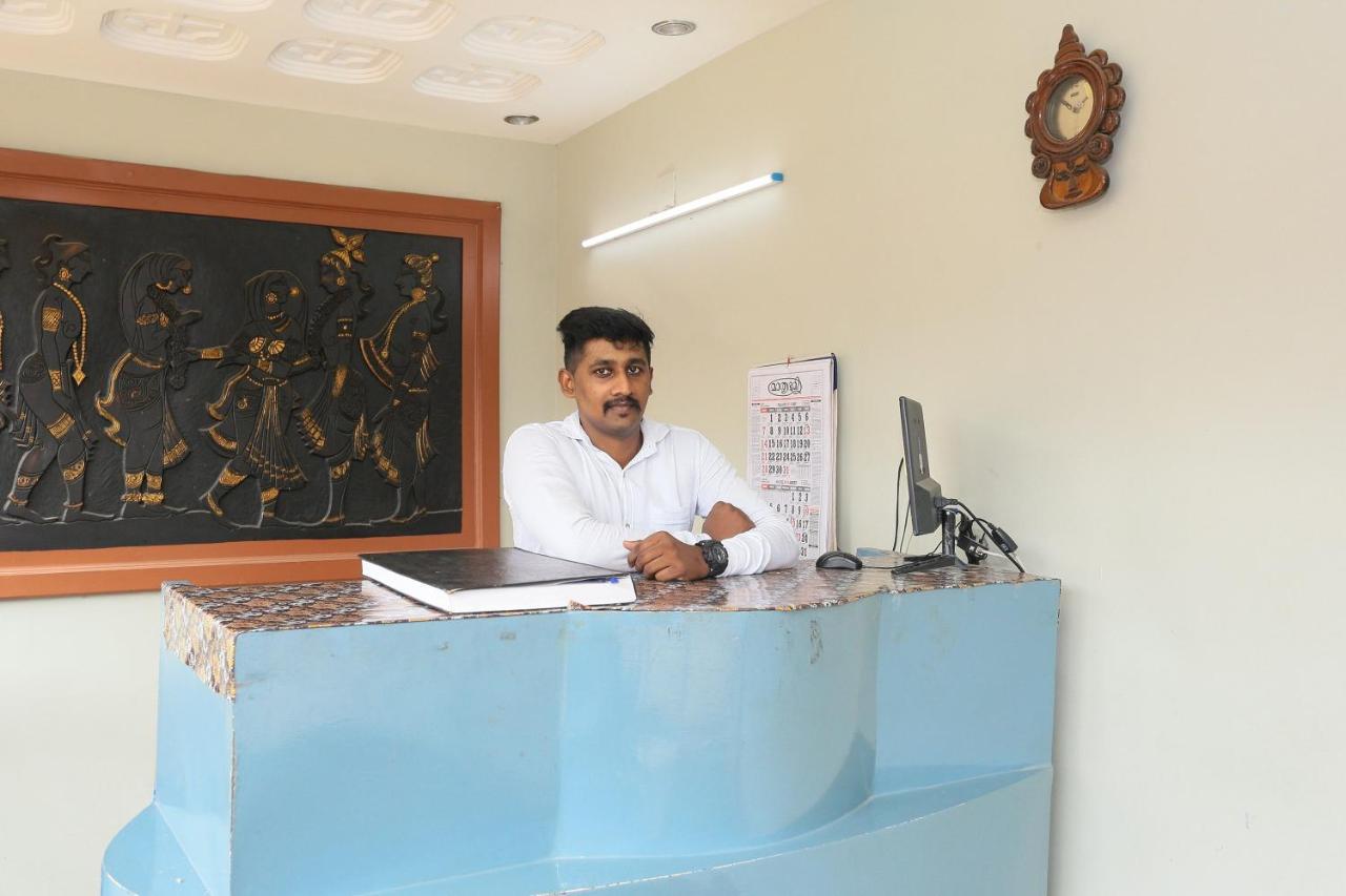 Oyo Flagship Kaveri Tourist Home Guruvāyūr Dış mekan fotoğraf